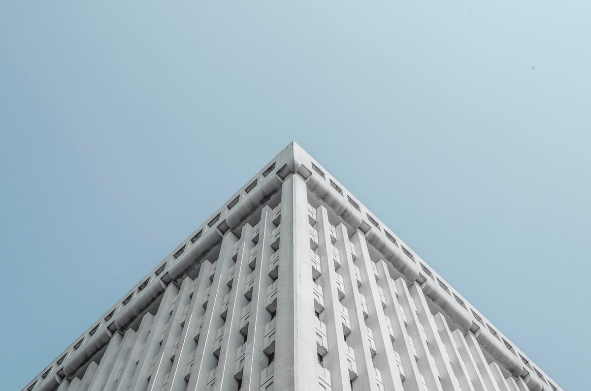 开云电竞官网入口-15天5场比赛！孔蒂如何应对新冠和伤病的考验？